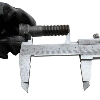 Kekerasan HRC52-58 Track Bolts Dan Nuts Crawler Excavator Parts tahan karat
